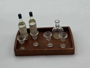 Dolls House Bottles Of Drinks And Glasses (CI/66) - Picture 1 of 5