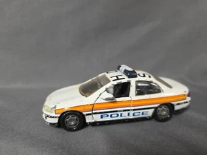Gebrauchtes Markenloses Vauxhall Omega Polizeiauto - Maßstab 1:43 #150 - Bild 1 von 9