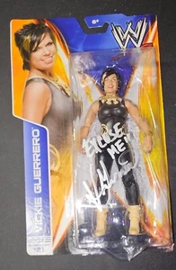 Firmado Autografiado Mattel WWE Serie 38 Basic Vickie Guerrero - Imagen 1 de 2