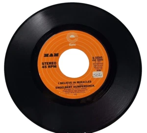 45 RECORD - ENGELBERT HUMPERDINCK - I BELIEVE IN MIRACLES - Picture 1 of 1