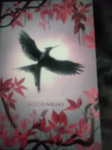 Suzanne Collins Mockingjay Deluxe (PB) (Paperback) Hunger Games - Picture 1 of 3