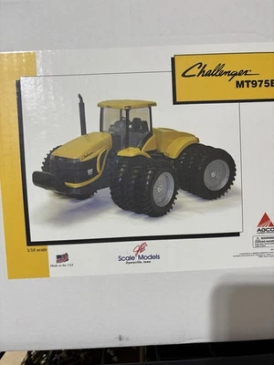 Tractor Challenger MT975B escala 1/16 Foto 1 de 3