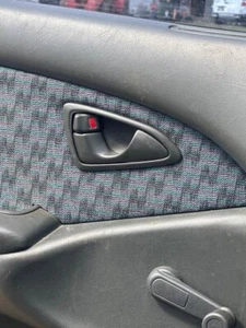 1998 Mitsubishi Magna Left Passenger Inner Door Handle 96-00 #B647 - Picture 1 of 8
