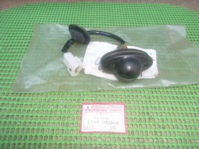 1980 81 82 83 84 Dodge Colt Plymouth Champ Hatchback NOS Mitsubishi LÂMPADA DE LICENÇA - Imagem 1 de 3