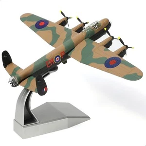 Modellino aereo bombardiere pesante Avro Lancaster 1/144 seconda guerra mondiale RAF. Bomber inglese - Foto 1 di 8