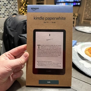 Amazon Kindle Paperwhite Gen 12 - 16GB - 2024 - Jade  - BRAND NEW SEALED - Picture 1 of 3
