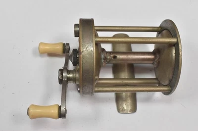 Vintage South Bend Anti Backlash Fishing Casting  Reel Style 1131-A - Image 1 of 4