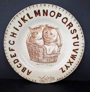 Antiker Kinder Alphabet Teller mit Kätzchen im Korb Tiertransfer - Bild 1 von 3