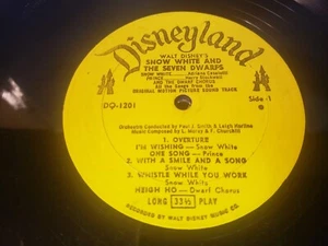 DISNEYLAND - SNOW WHITE and THE SEVEN DWARFS - VINYL RECORD LP (DISC ONLY) - Imagen 1 de 3