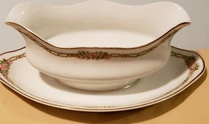 Gravy Boat with Attached Underplate Schleiger 635 by Haviland - Picture 1 of 10