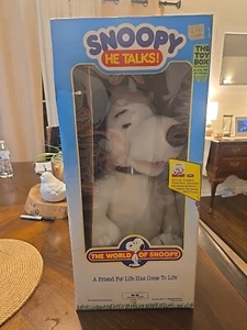 Worlds Of Wonder Talking Snoopy & Cassette and Book NIB - Picture 1 of 14