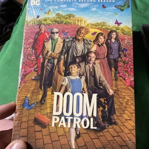 Doom Patrol, Die komplette zweite Staffel DVD Box Set - Bild 1 von 2