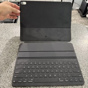 Apple Smart Keyboard Folio for 12.9-inch iPad Pro 6th Gen. - US English Genuine - Zdjęcie 1 z 6