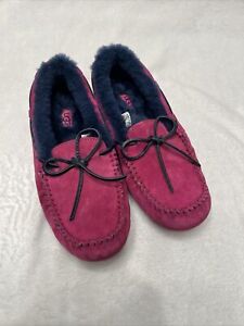 Ugg Dakota Mocassin Slippers Size 9 Suede and Sheepskin Pink Blue Interior