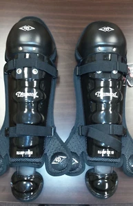 Diamond Sports DLG-UMP Lite Umpire Leg Guards - Picture 1 of 2
