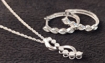 Juego de pendientes y collar de diamantes de plata de ley ~ creado en laboratorio Foto 1 de 4