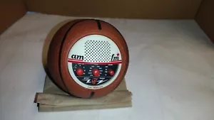 Radio transistor de baloncesto AM/FM rara - Imagen 1 de 1