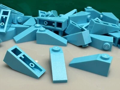 LEGO Slope 1x3 25° 4286 From Lucy's Builder Box Set 70833, Vet Clinic, 48 Pieces - Image 1 of 4