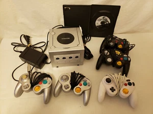 Nintendo GameCube Konsole Silber + 5 Controller + 1 Spiel - Bild 1 von 16