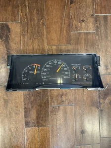 1995-1999 GM SUBURBAN TAHOE SILVERADO PANEL DE INSTRUMENTOS P/N: 16205465 - Imagen 1 de 9