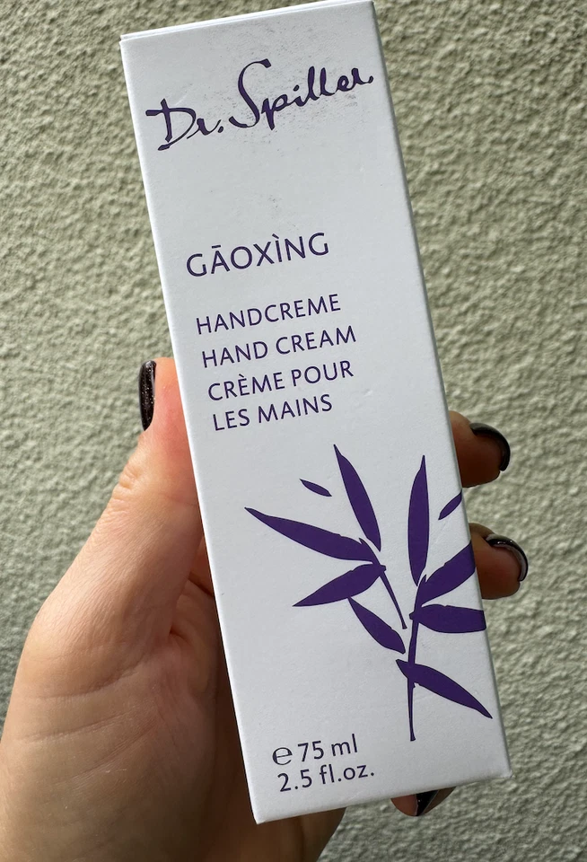 crema de manos para mujer Foto 1 de 4