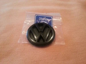 Nuovo emblema originale VW nero per Golf 2 e Jetta 2 - Foto 1 di 2