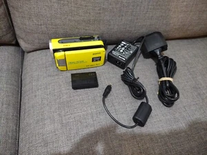 SANYO XACTI VPC-WH1EX HIGH DEFINITION WATERPROOF CAMCORDER YELLOW - Picture 1 of 7