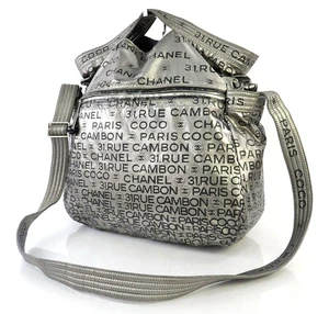Borsa a tracolla originale CHANEL 31 RUE CAMBON grafica argento nylon #61105 - Foto 1 di 15