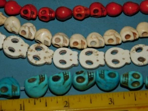 Cuatro hebras cuentas de cráneo piedra Howlite #2 - Imagen 1 de 4