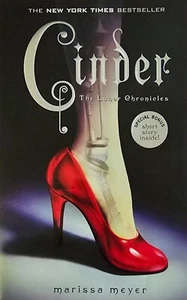 The Lunar Chronicles Ser.: Asche von Marissa Meyer (2020, Trade Paperback, groß - Bild 1 von 2