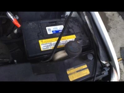 Used Washer Fluid Reservoir fits: 2001 Gmc Yukon xl 1500 w/rear wiper opt C25 Gr - Image 1 of 4