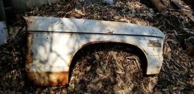 1970-1974 Chevrolet Nova Fender RH.  Used. Ad# 784 - Imagem 1 de 4