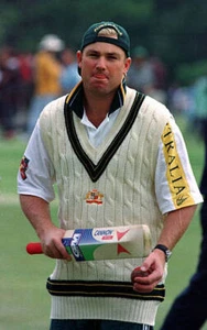 Shane Warne Australia Old Player Cricket Photo 12 - Picture 1 of 1