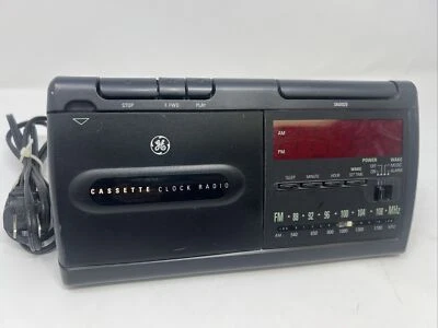 Vintage GE Cassette Clock Radio Alarm Clock 7-4915A - Image 1 of 4