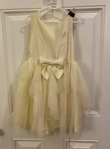 Beautiful Yellow Dress size 6 NWT Fitted bodice with flowing shimmering skirt - Picture 1 of 8