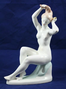 Estatuilla desnuda de porcelana Art Deco Aquincum Hungría - Imagen 1 de 12