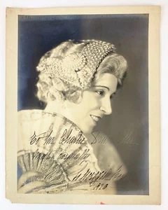 Lucrezia BORI: Signed Photograph (OPERA) (SOPRANO) - Picture 1 of 1