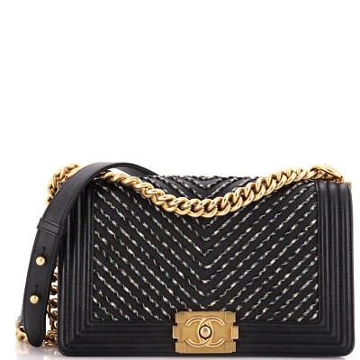 Bolso Chanel By The Sea Boy con solapa Chevron bordado piel de becerro viejo mediano Foto 1 de 4