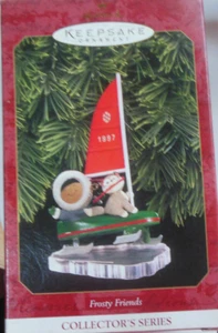 Hallmark Keepsake Ornament 1997 Frosty Friends #18 - Ice Sailing-QX6255 - Imagen 1 de 3