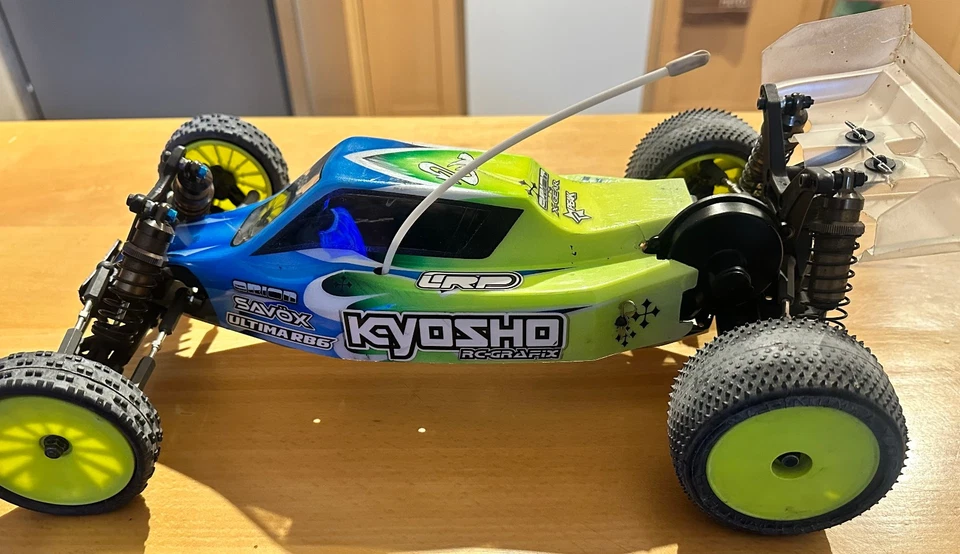 Kyosho Kit 1/10 RC Tout Terrain RB6  1/10 0925 - Photo 1/4