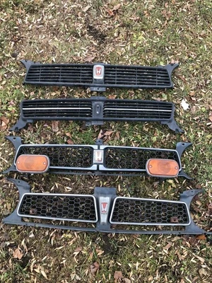 Un parachoques de parrilla delantera negro descolorido para Honda Civic 1978-1979 OEM tú eliges Foto 1 de 4