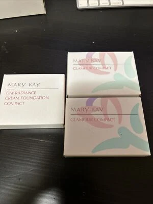 3 NUEVAS BASES COMPACTAS VINTAGE Mary Kay Glamour Compactas y Day Radiance Cream Foto 1 de 4