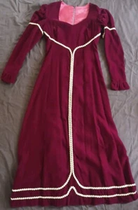 Ladies Ruby Red Velvet Medieval Renaissance Long Sleeve Dress Lined Handmade - Picture 1 of 14