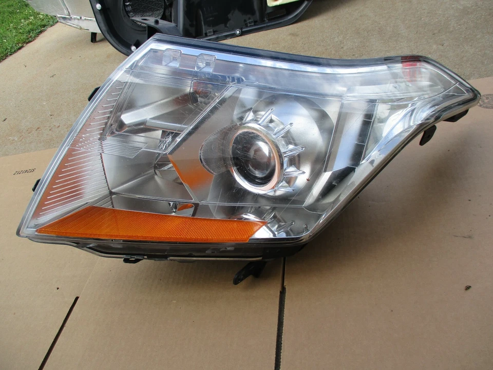 10 11 2012 2013 2014 2015 CADILLAC SRX FAROL HALOGÊNIO PASSAGEIRO DIREITO FABRICANTE DE EQUIPAMENTO ORIGINAL   - Imagem 1 de 4