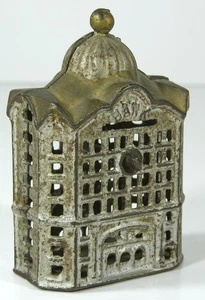 1910s EDIFICIO IN GHISA CON CUPOLA FIGURA ANCORA BANCA di A C WILLIAMS - MEDIUM - Foto 1 di 7