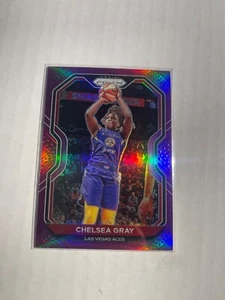 Tarjeta Prizm 2021 WNBA Panini Prizm gris Chelsea púrpura/99 - Imagen 1 de 1