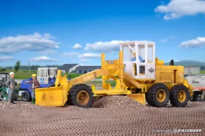 Kibri 11650 Ho Scale O&K Grader G18-8 Road Grader (to build) - Picture 1 of 2