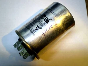 Capacitor for Permanent Split Capacitor Motor, 15uf ±5%, 370VAC 50/60 Hz - Picture 1 of 3