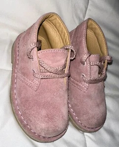 Clark’s Originals Boots Pink Suede Desert Boots Toddler Size 6 W Wide - Picture 1 of 12