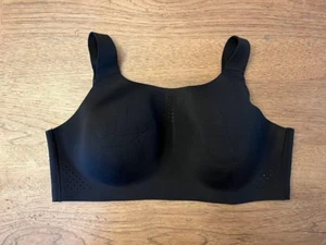 Victoria's Secret Pure Black 32D VSX Featherweight Max Wireless Sport Bra - Picture 1 of 2